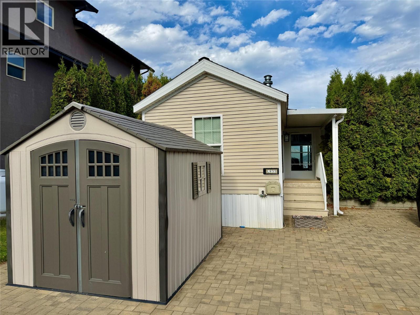 LS33 8192 Highway 97A Road, Mara