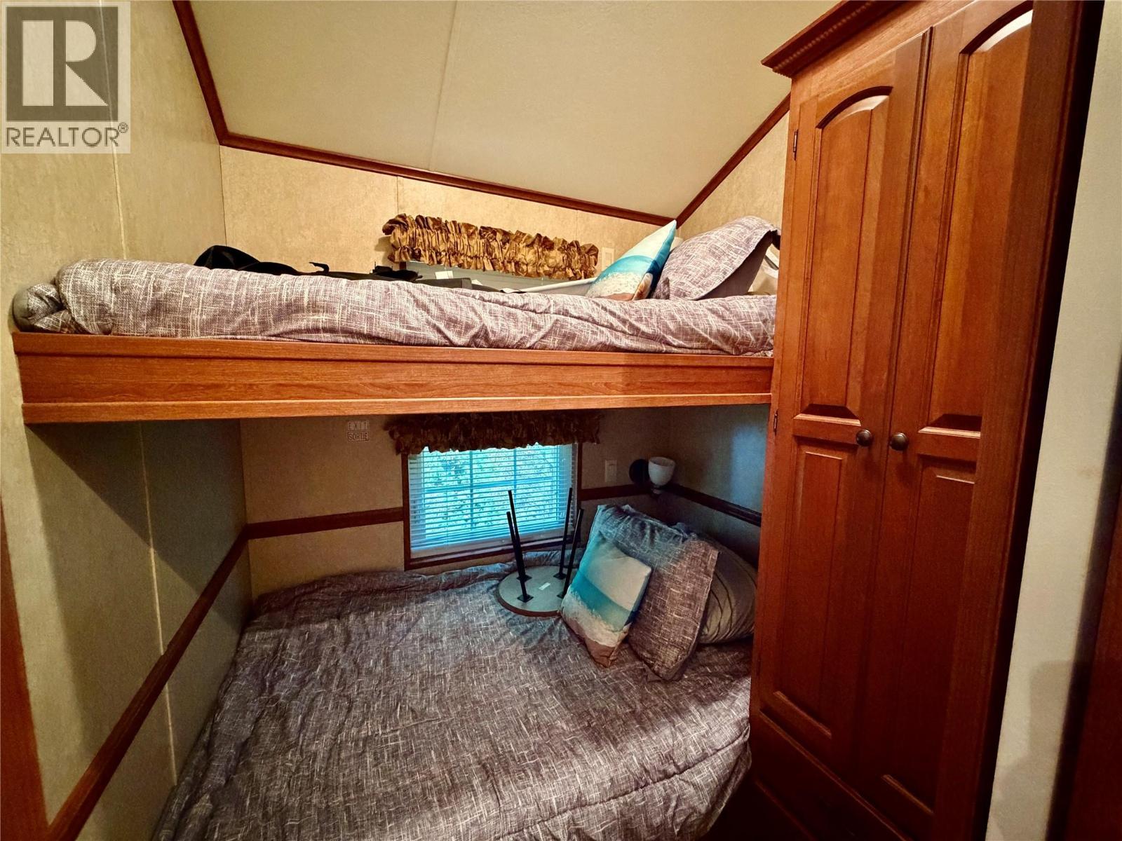 LS33 8192 Highway 97A Road, Mara