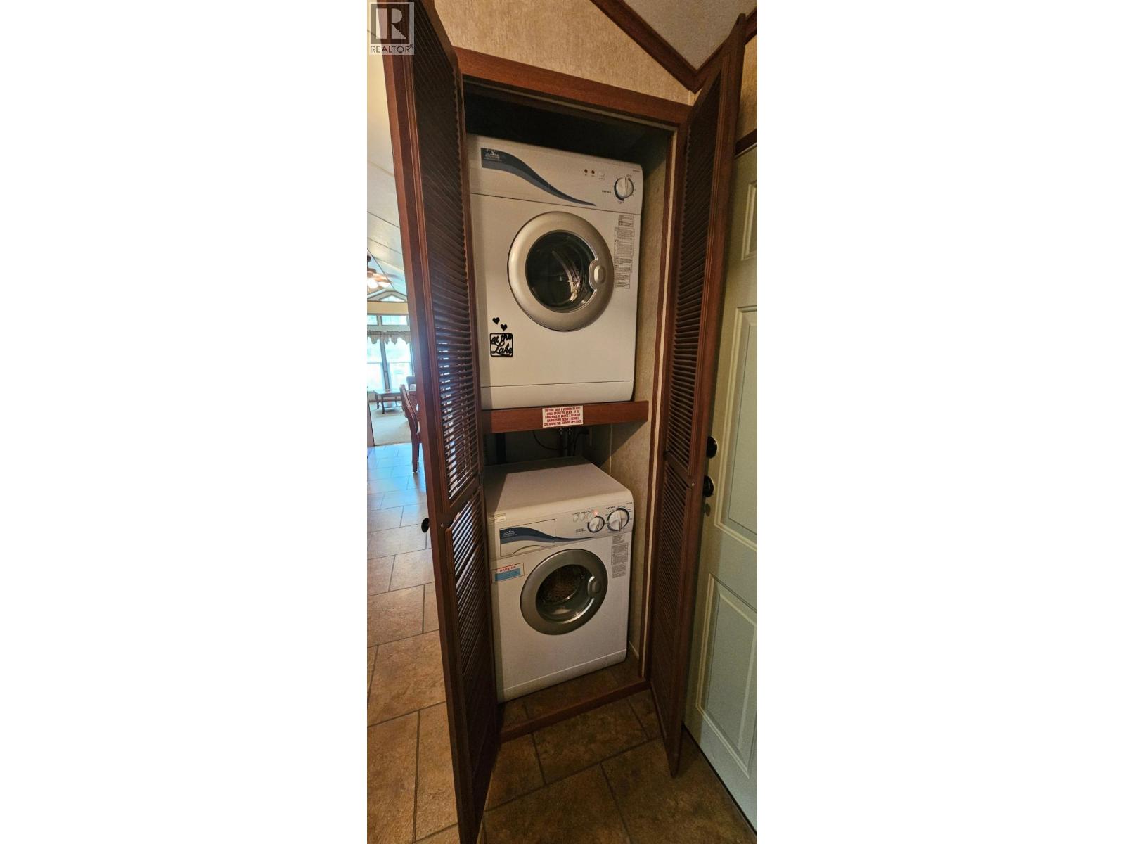 LS33 8192 Highway 97A Road, Mara