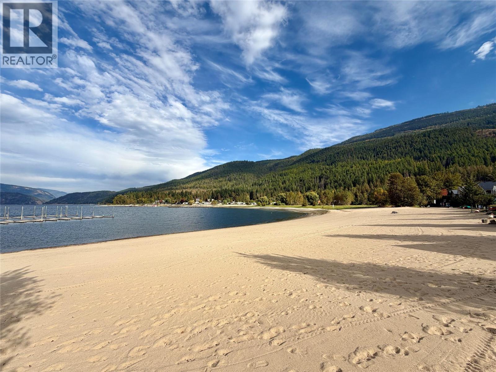 LS33 8192 Highway 97A Road, Mara