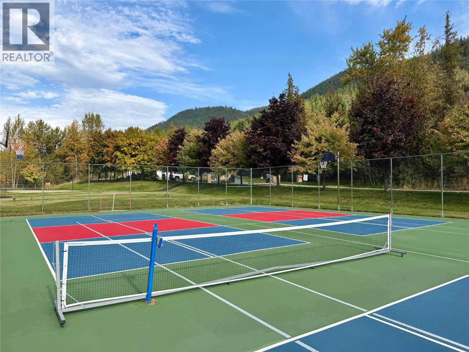 LS33 8192 Highway 97A Road, Mara