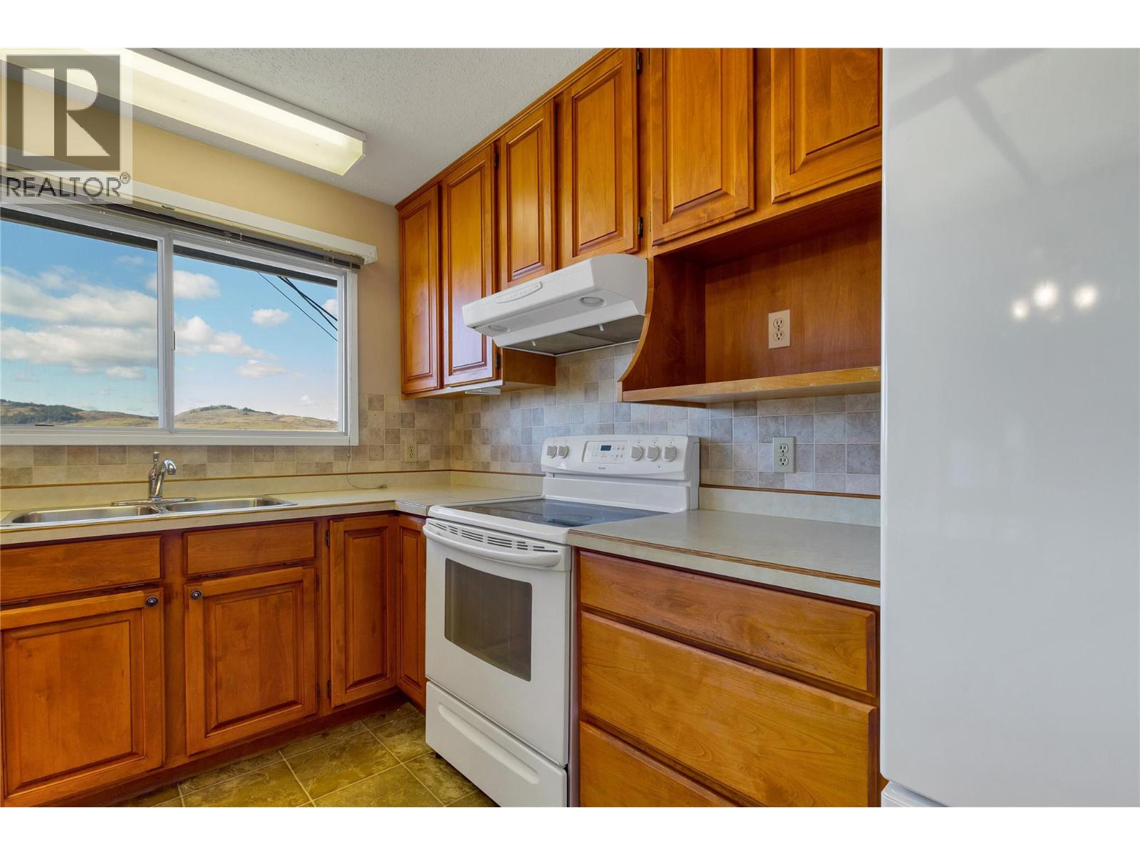 7515 L & A Road, Vernon