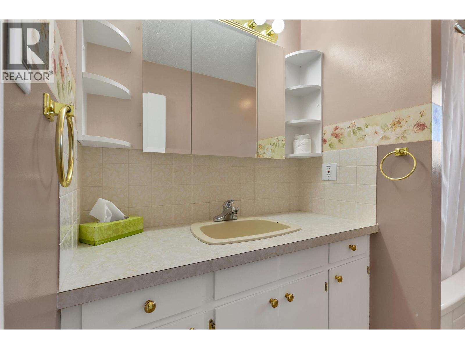 7515 L & A Road, Vernon