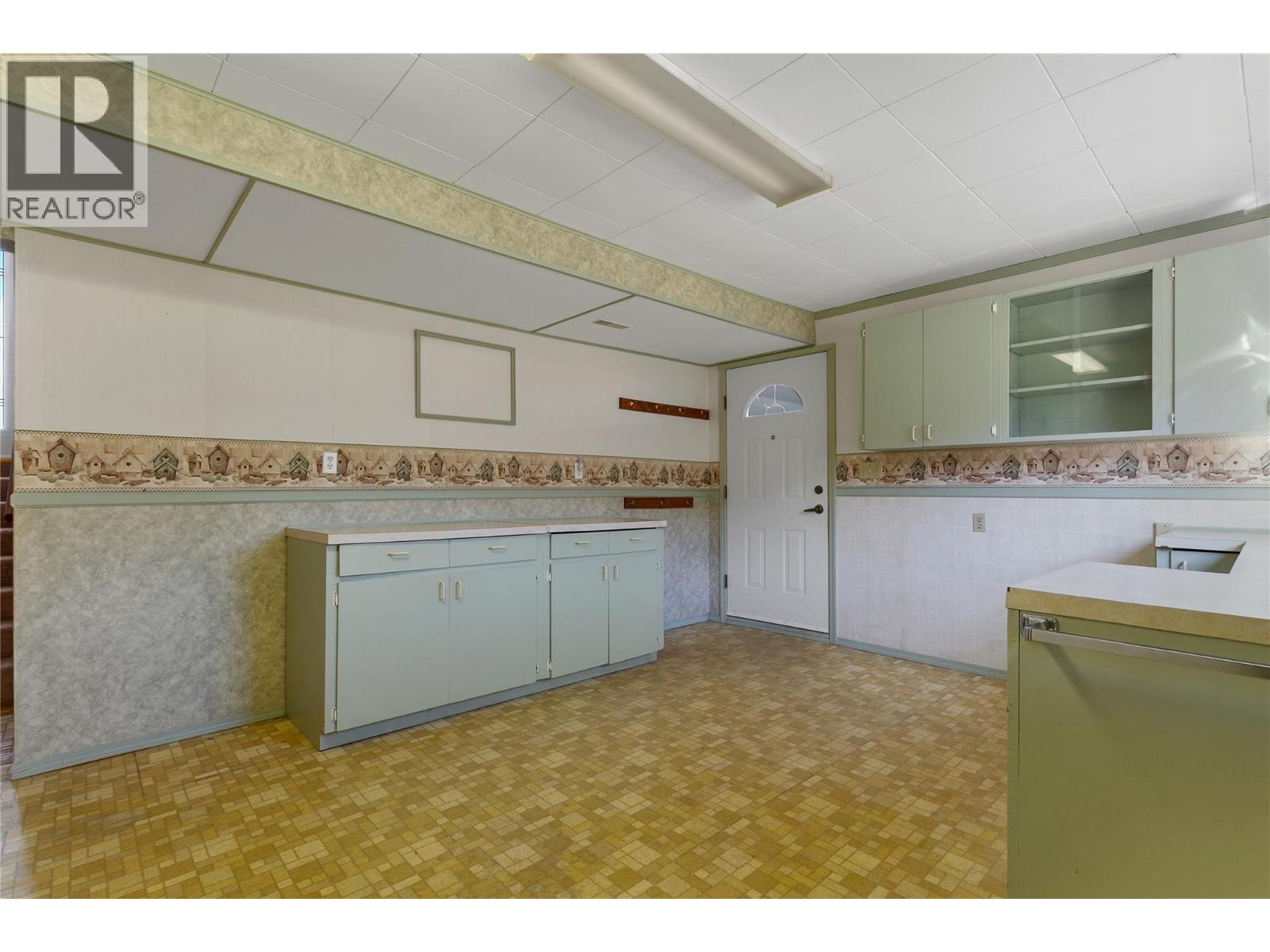 7515 L & A Road, Vernon