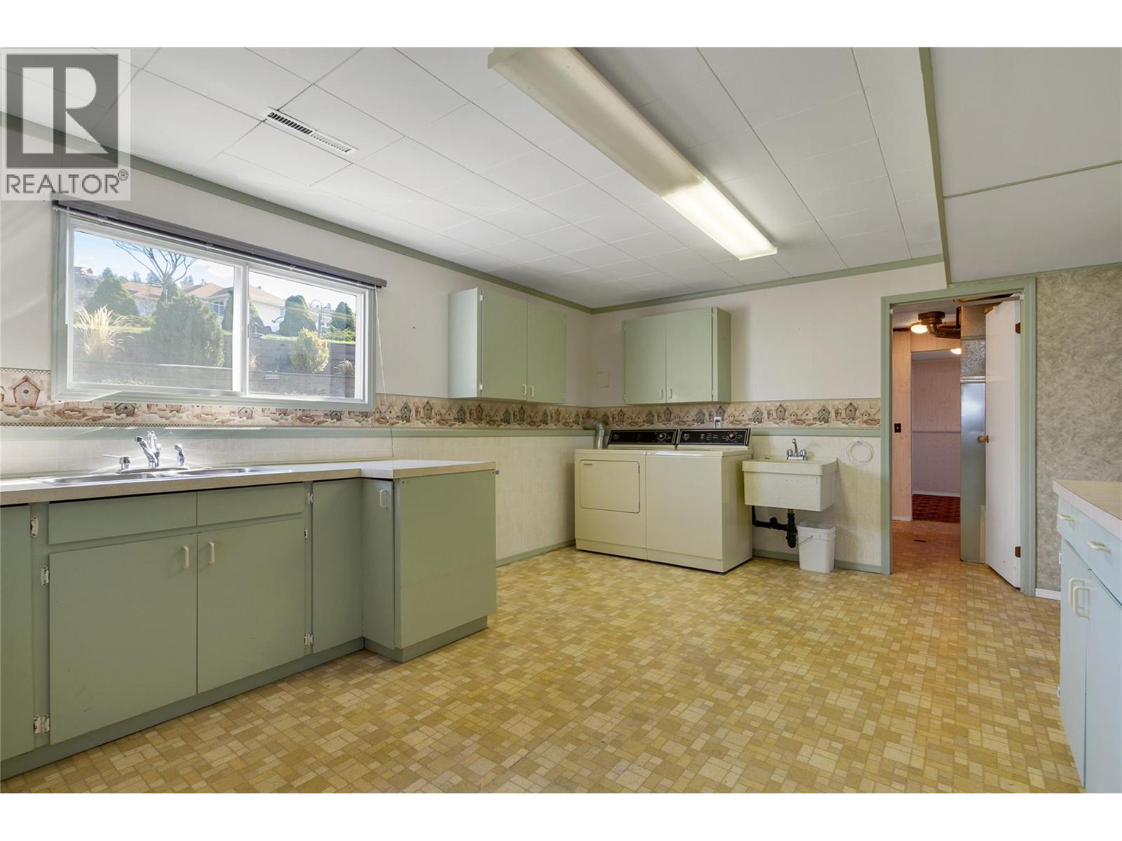 7515 L & A Road, Vernon