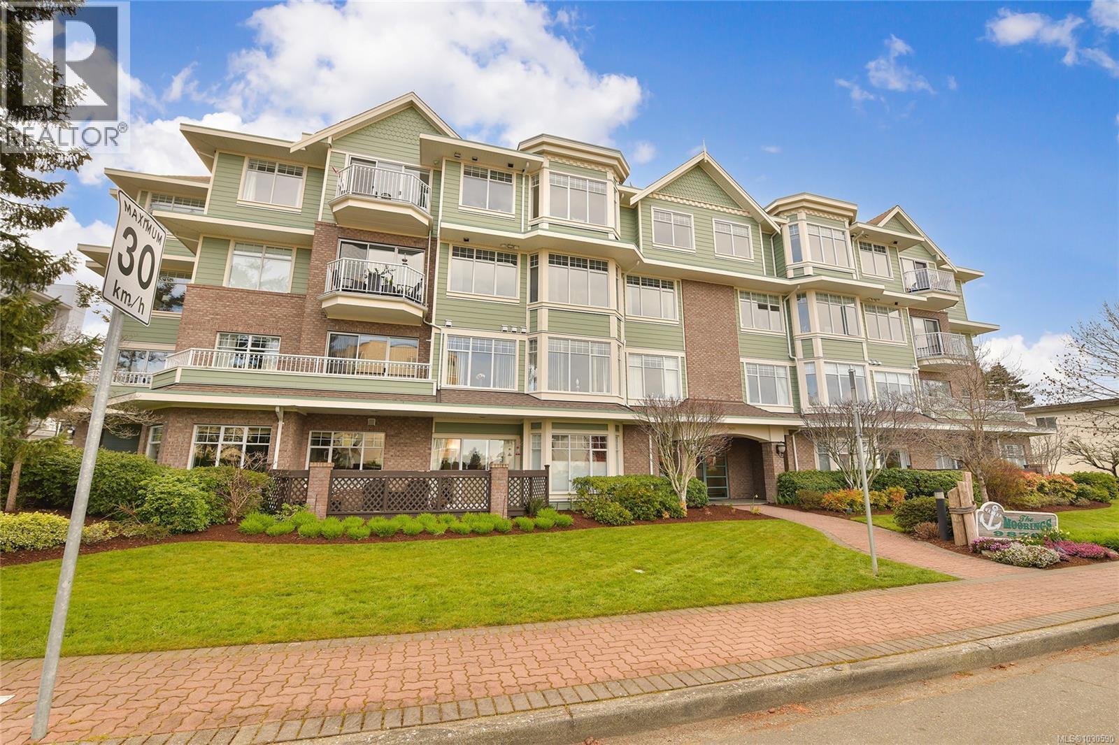 302 9870 Second Street, Sidney