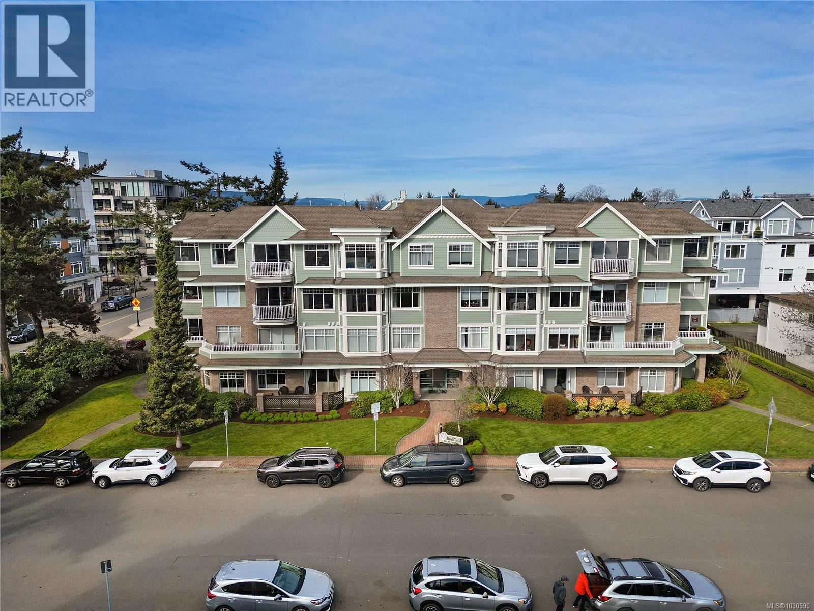 302 9870 Second Street, Sidney