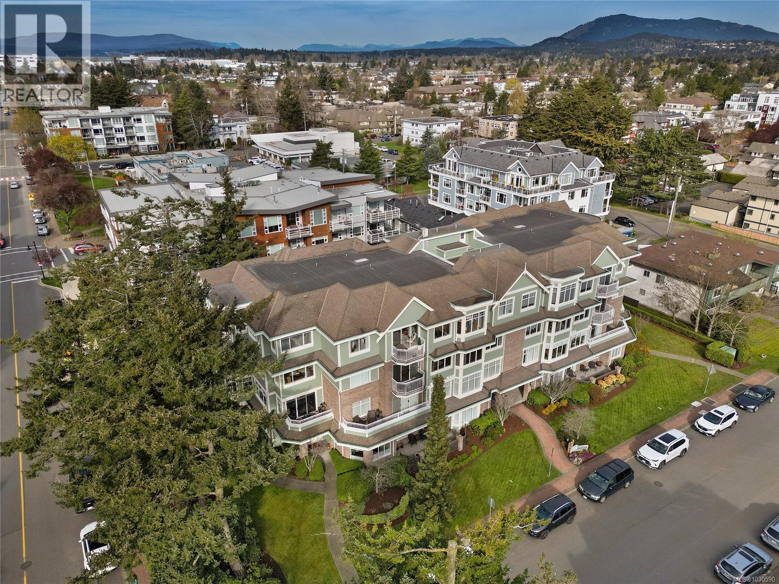 302 9870 Second Street, Sidney