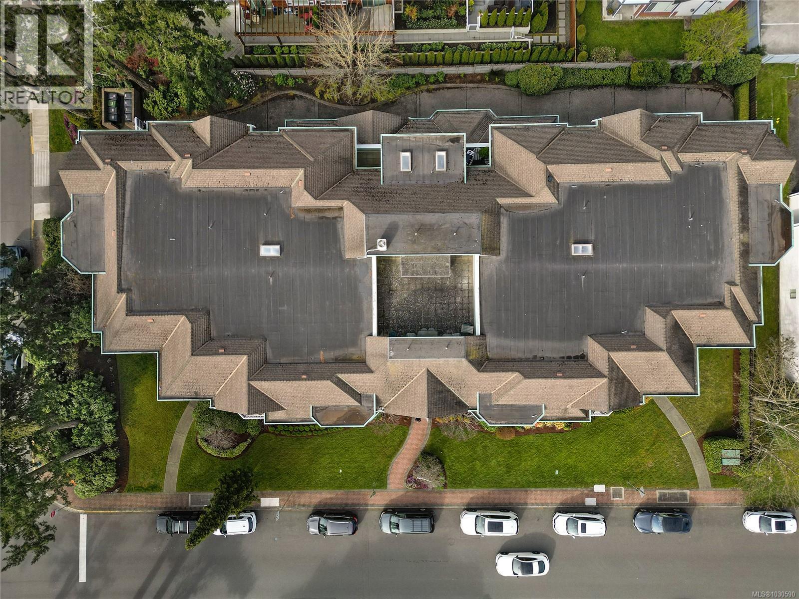 302 9870 Second Street, Sidney