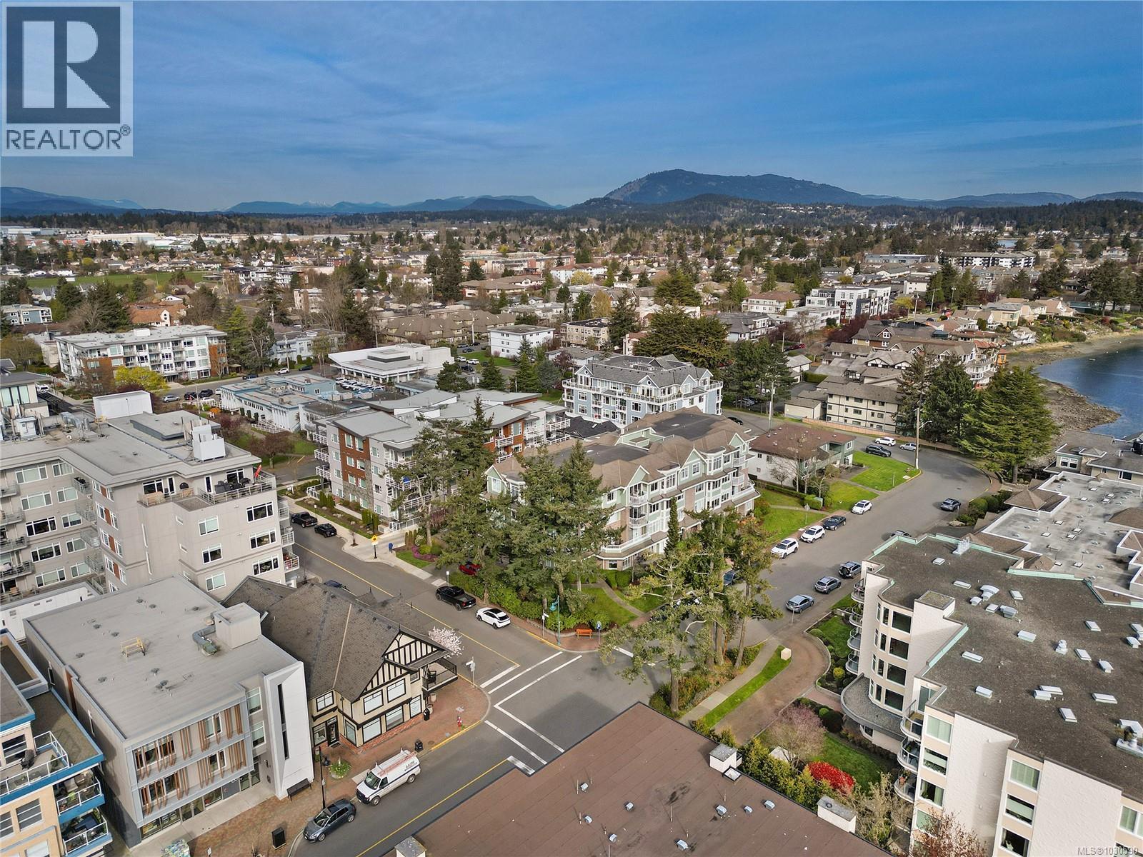 302 9870 Second Street, Sidney