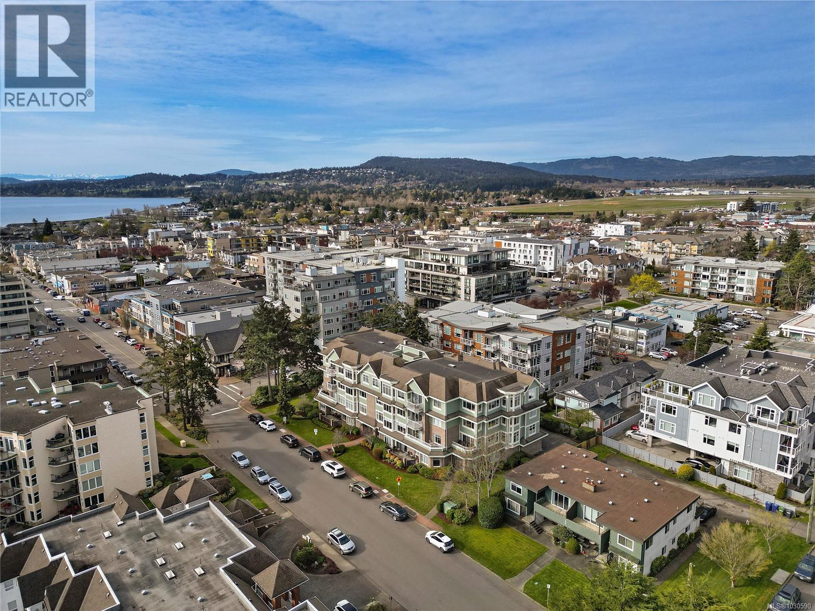 302 9870 Second Street, Sidney