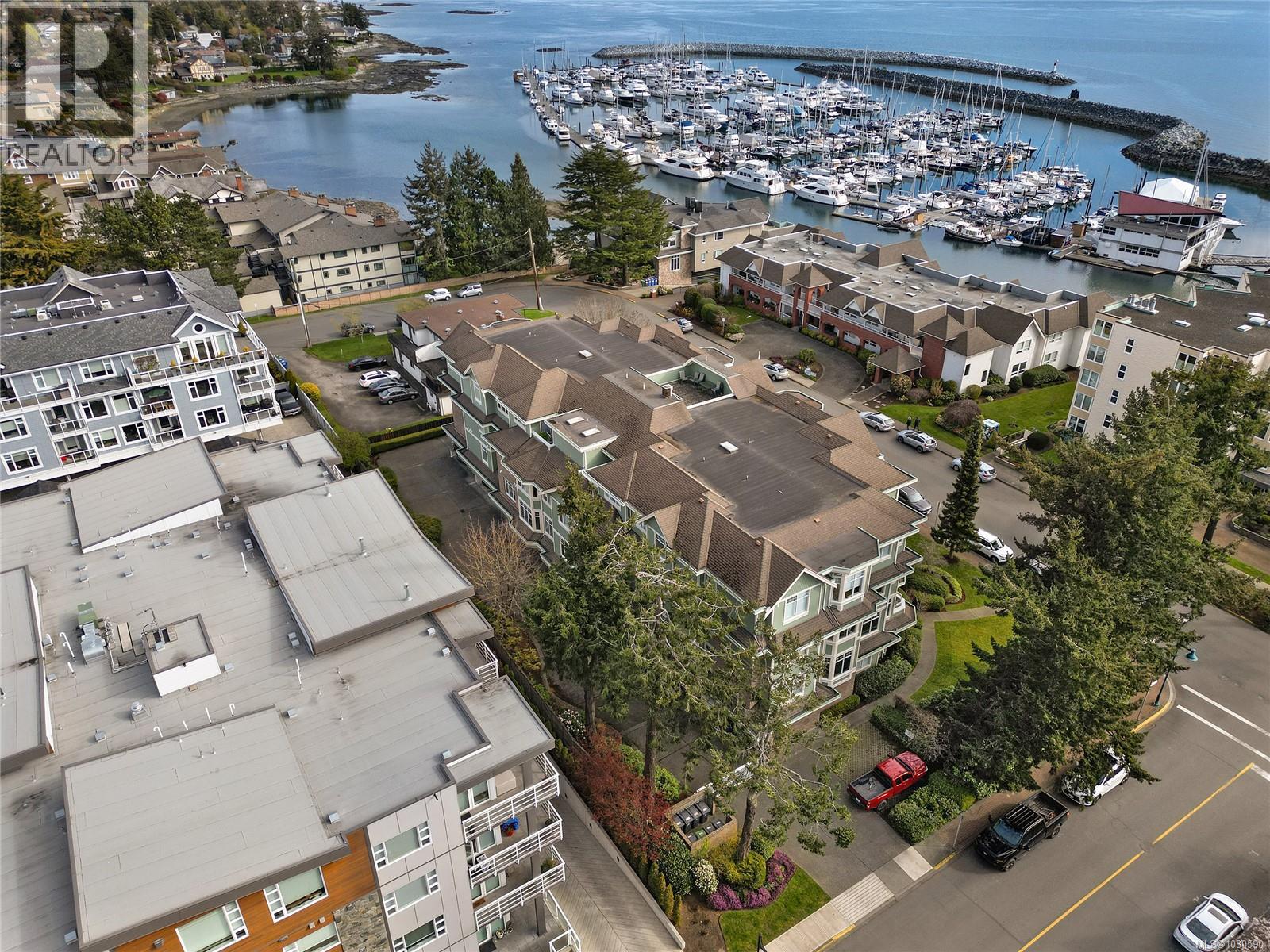 302 9870 Second Street, Sidney