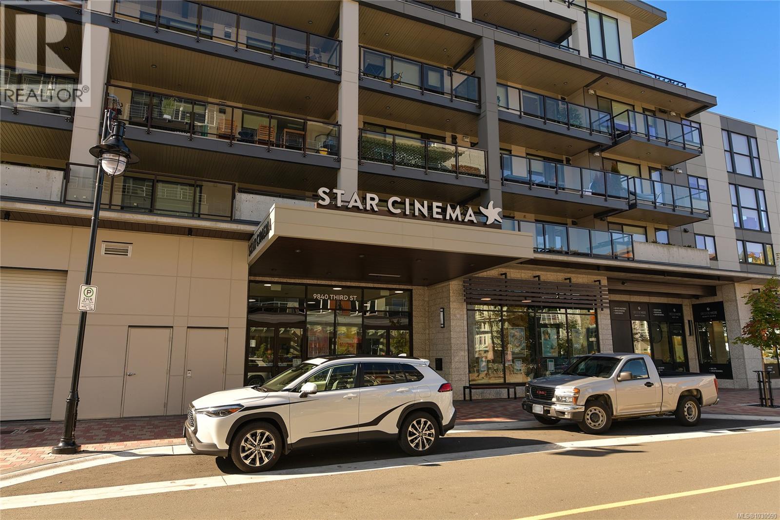 302 9870 Second Street, Sidney