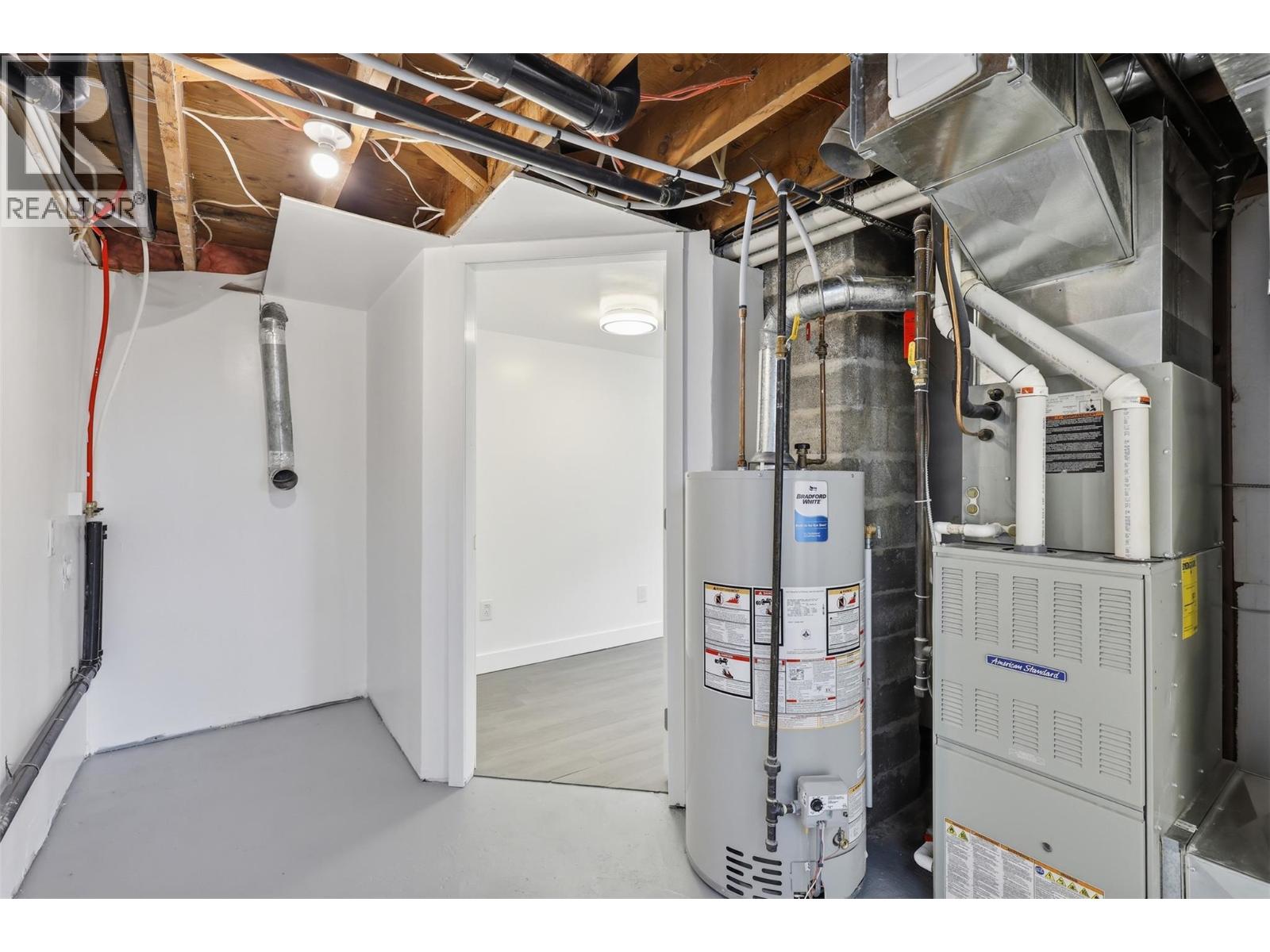 421/423 ALEXANDER AVENUE - 17