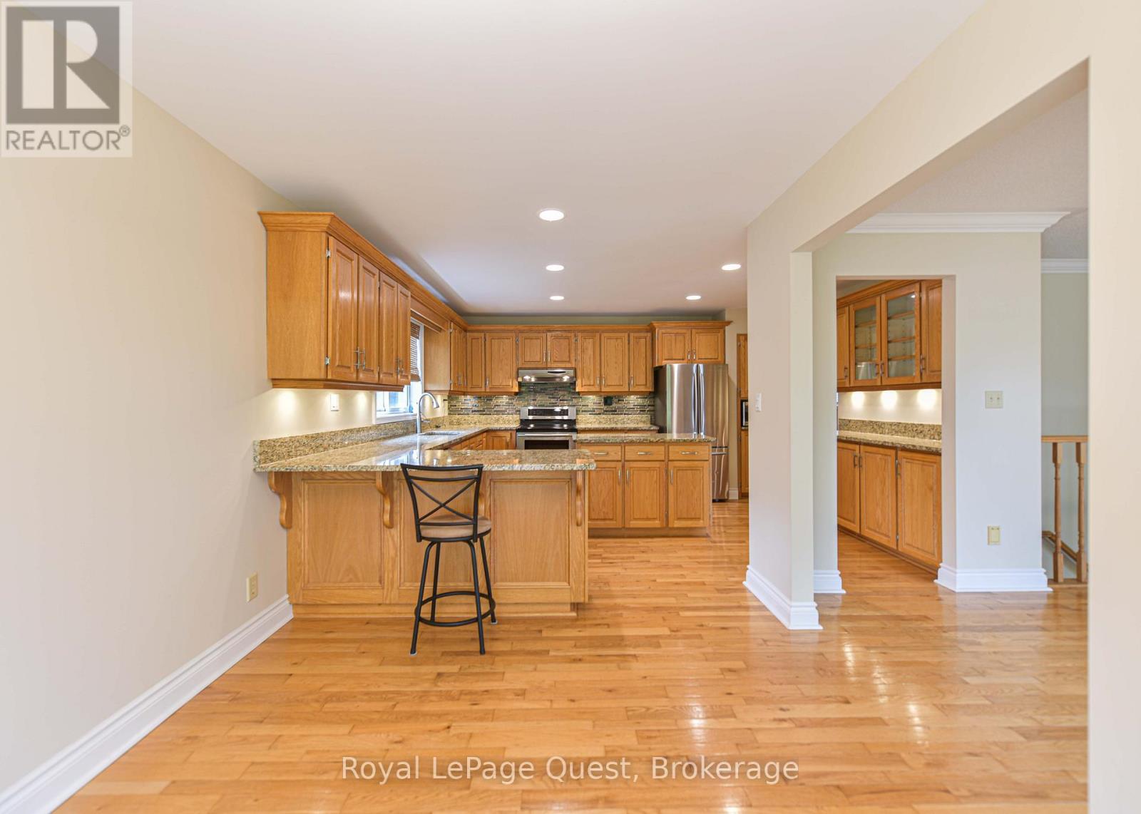 27 HEYDEN AVENUE - 16