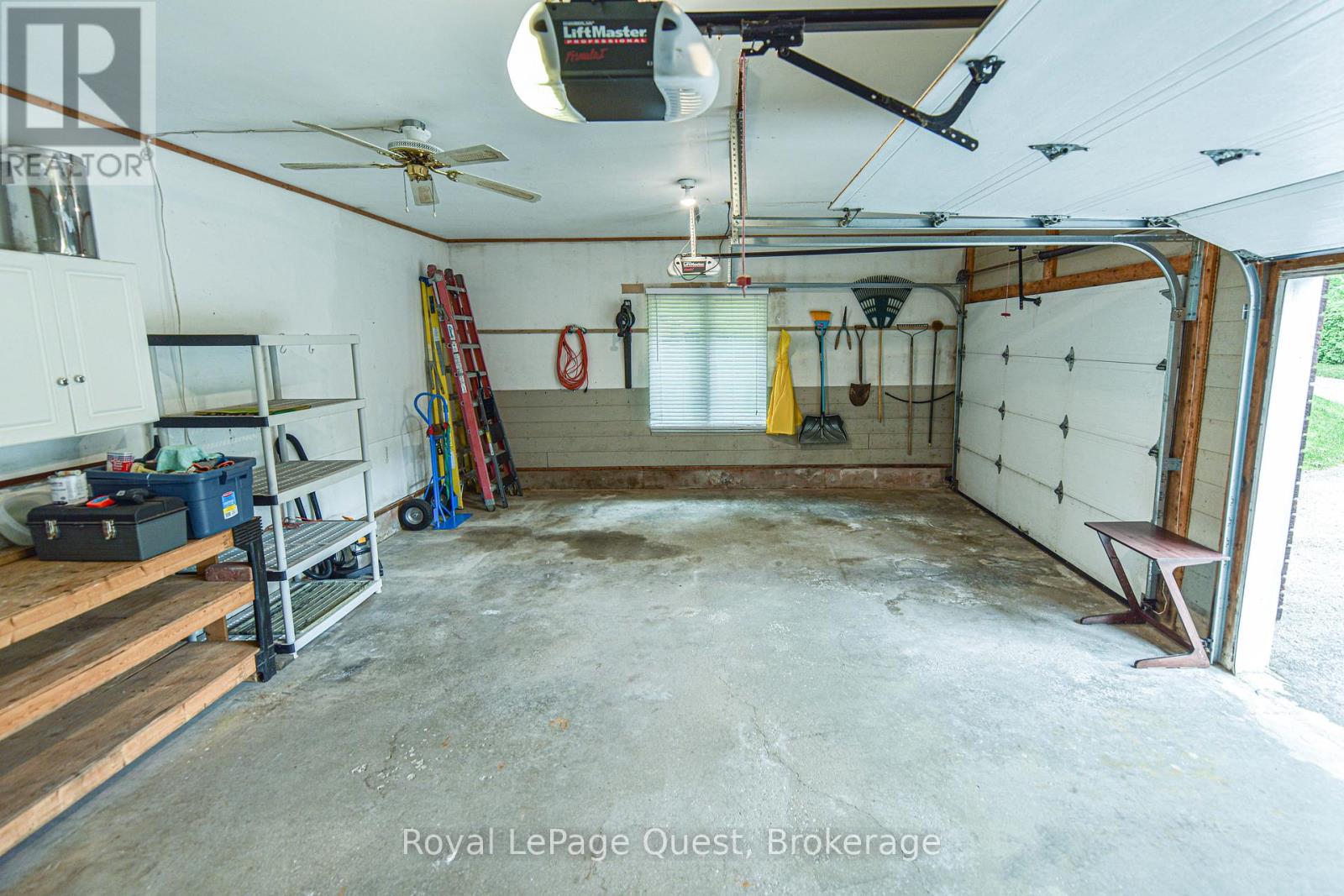 27 HEYDEN AVENUE - 40