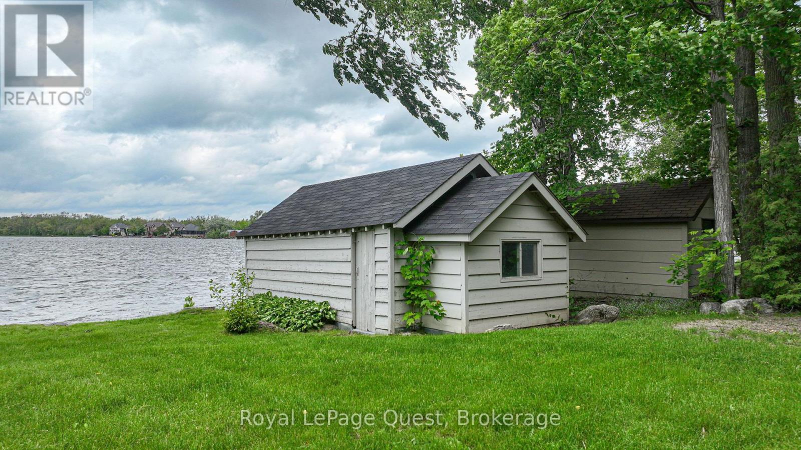 27 HEYDEN AVENUE - 44