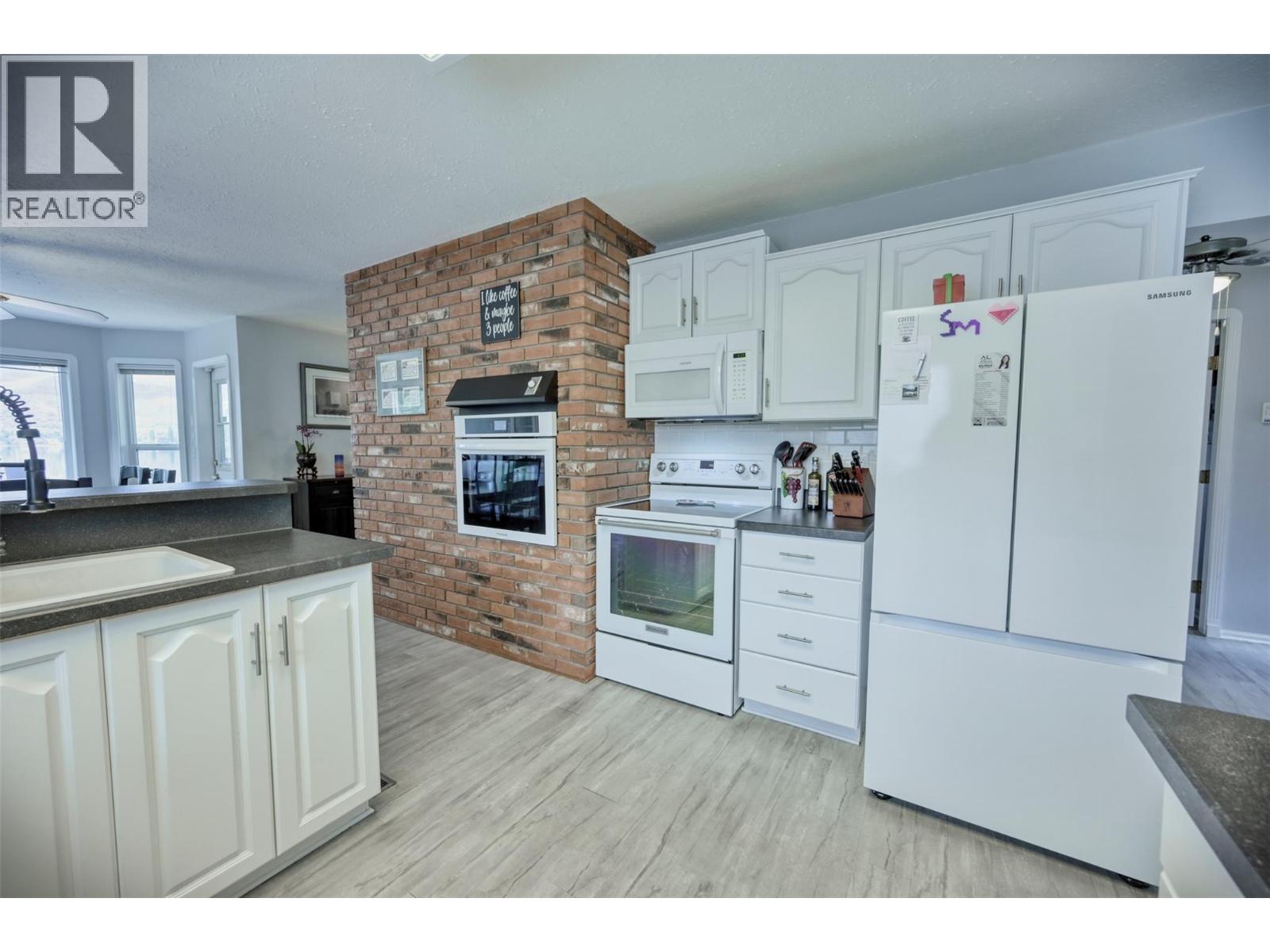 45 HARBOUR KEY Drive, Osoyoos