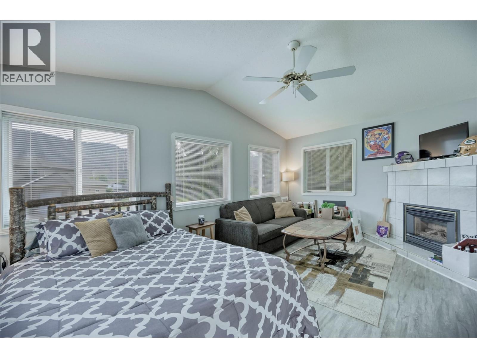 45 HARBOUR KEY Drive, Osoyoos