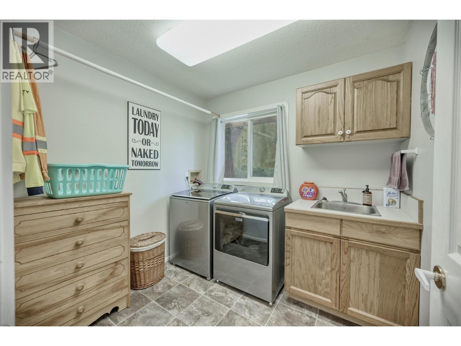 45 HARBOUR KEY Drive, Osoyoos