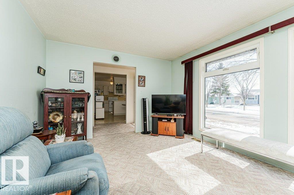 11516 145 AV NW, Edmonton