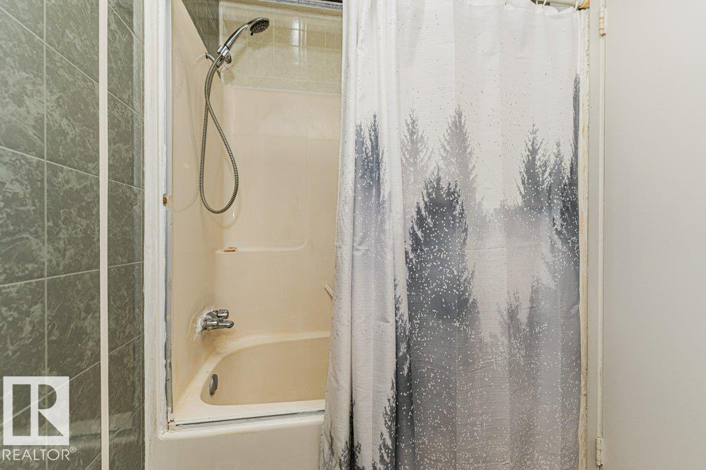 11516 145 AV NW, Edmonton