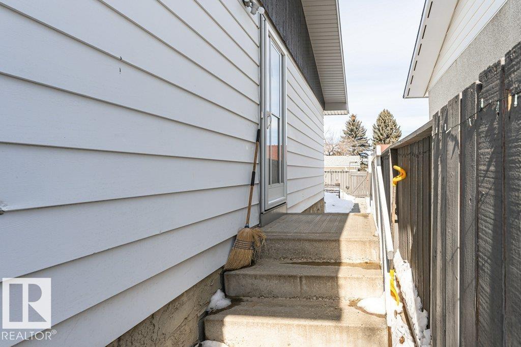 11516 145 AV NW, Edmonton