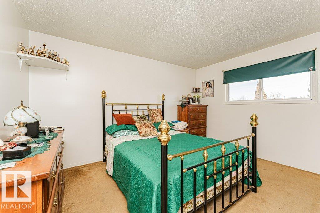 11516 145 AV NW, Edmonton