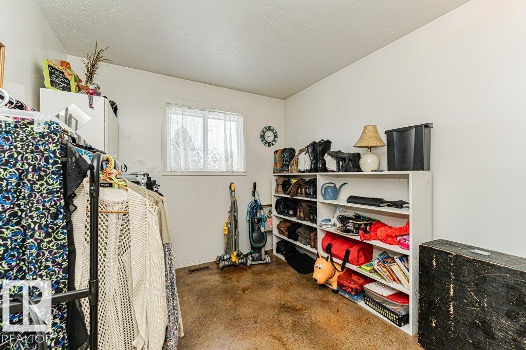 11516 145 AV NW, Edmonton