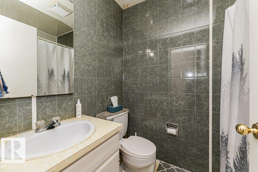 11516 145 AV NW, Edmonton