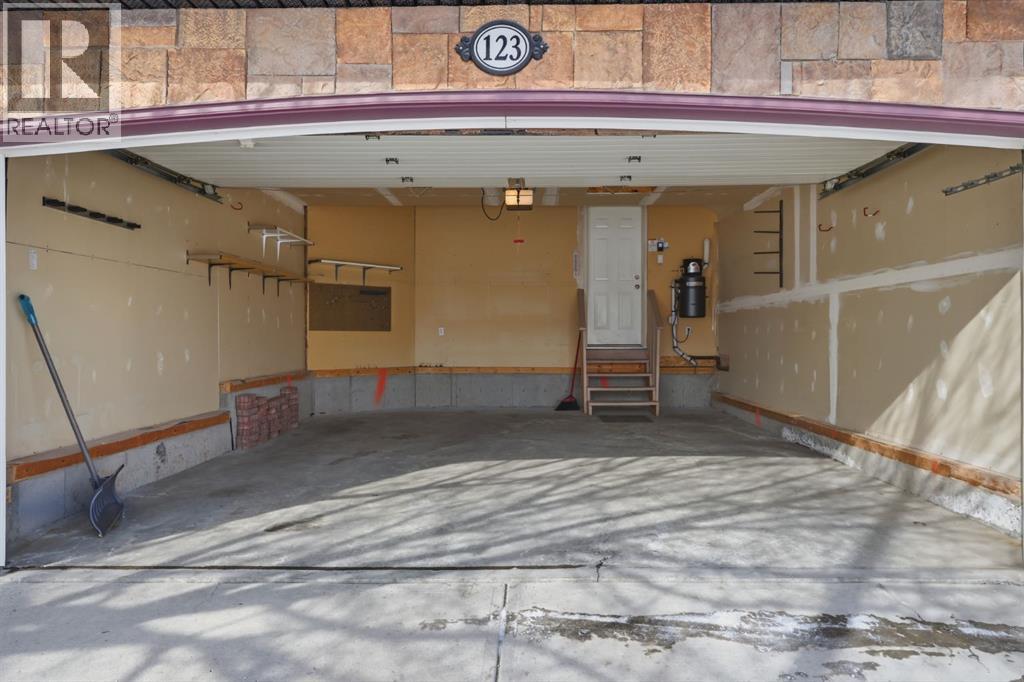 Single Family House Bungalow for Sale in  Kincora View NW Kincora Calgary 