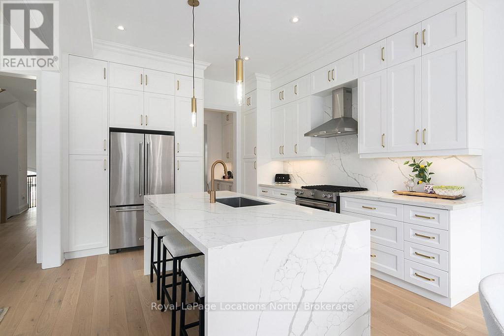 Floor to ceiling kitchen cabinets