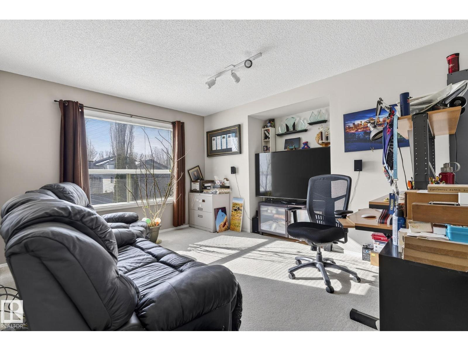 19 Escada CL, St. Albert