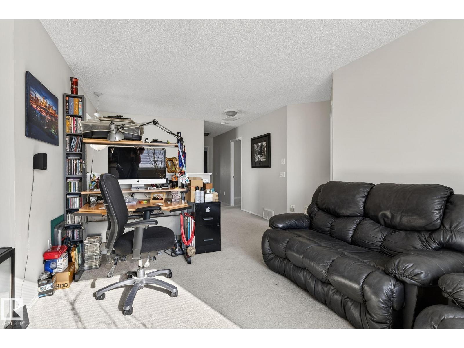 19 Escada CL, St. Albert