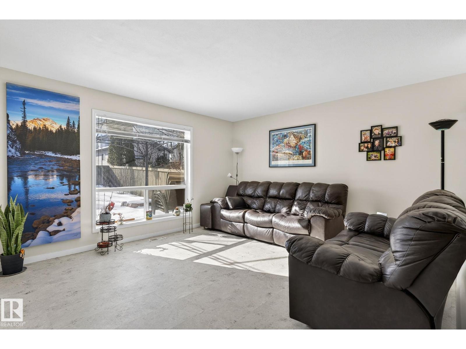 19 Escada CL, St. Albert