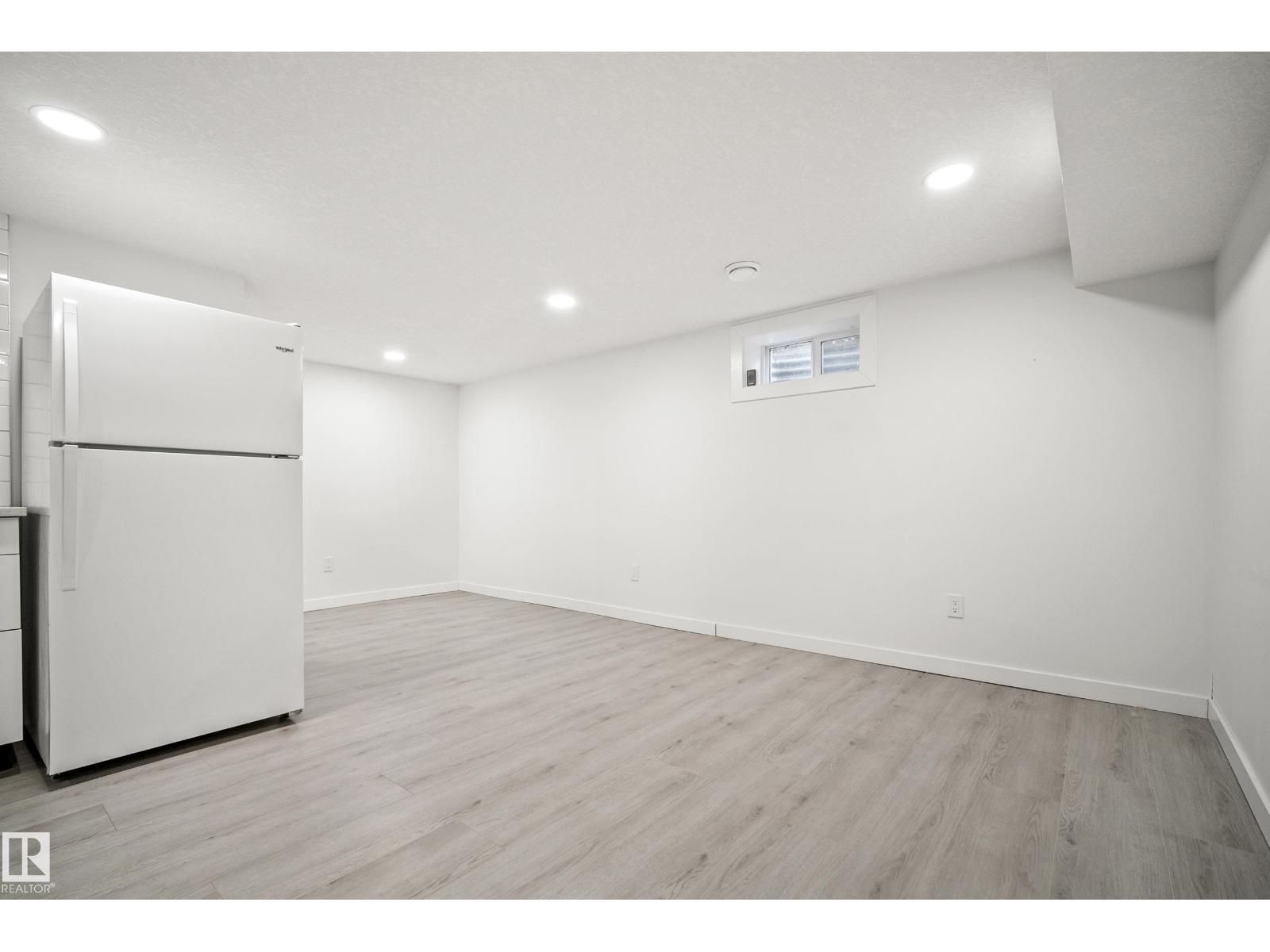 9043 52 ST NW, Edmonton