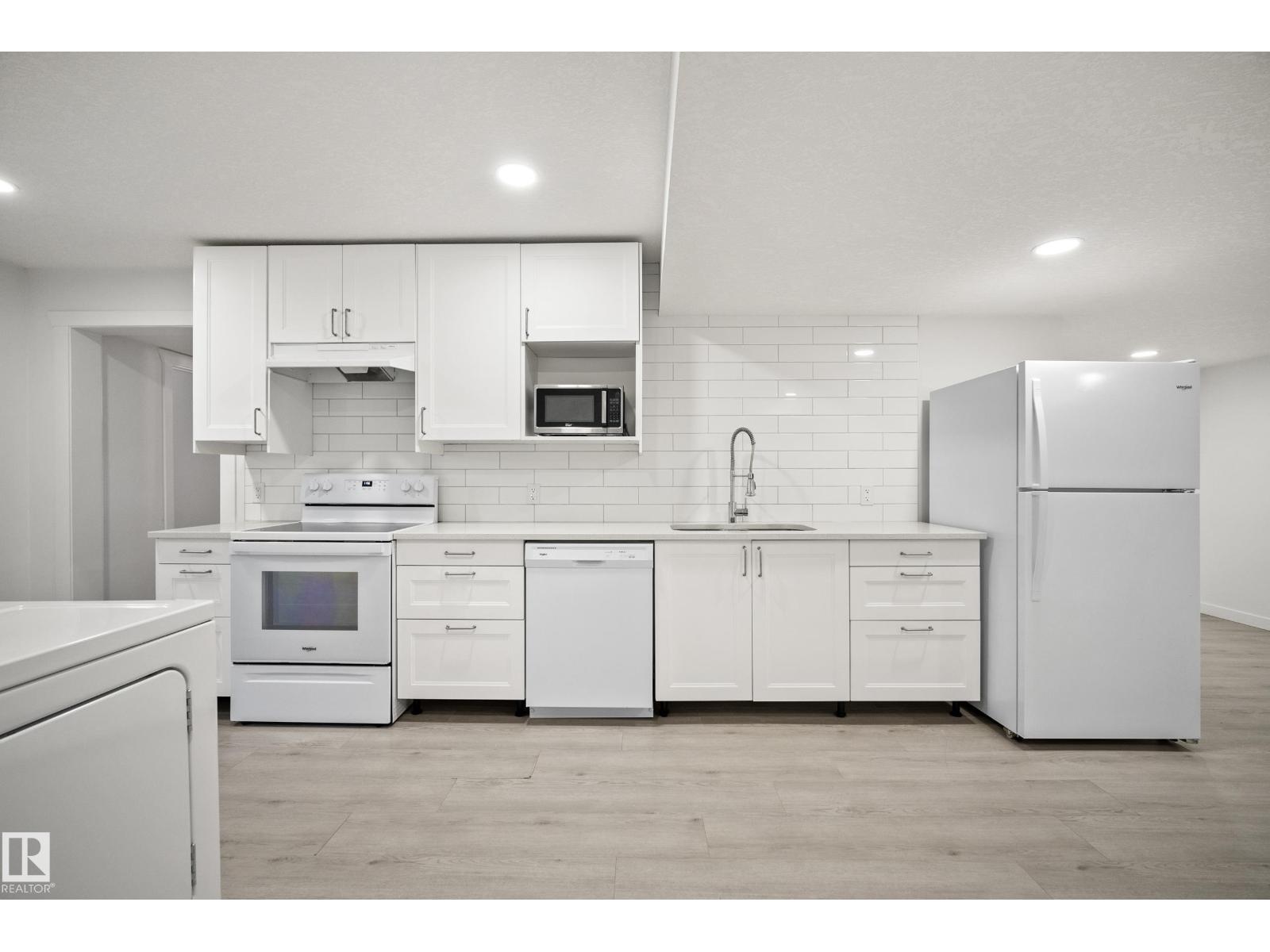 9043 52 ST NW, Edmonton