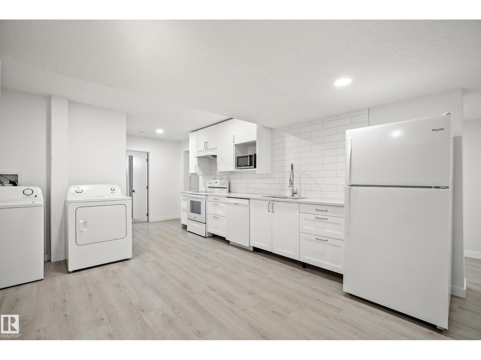 9043 52 ST NW, Edmonton