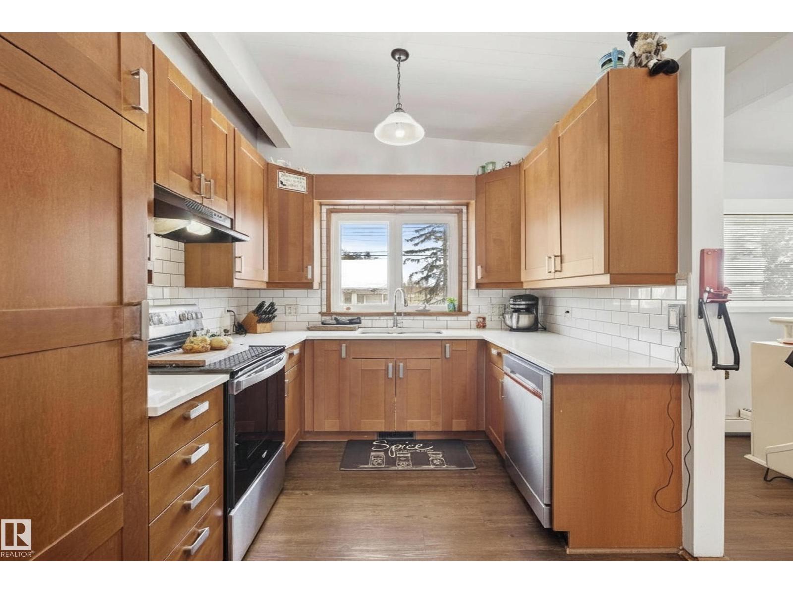 9043 52 ST NW, Edmonton