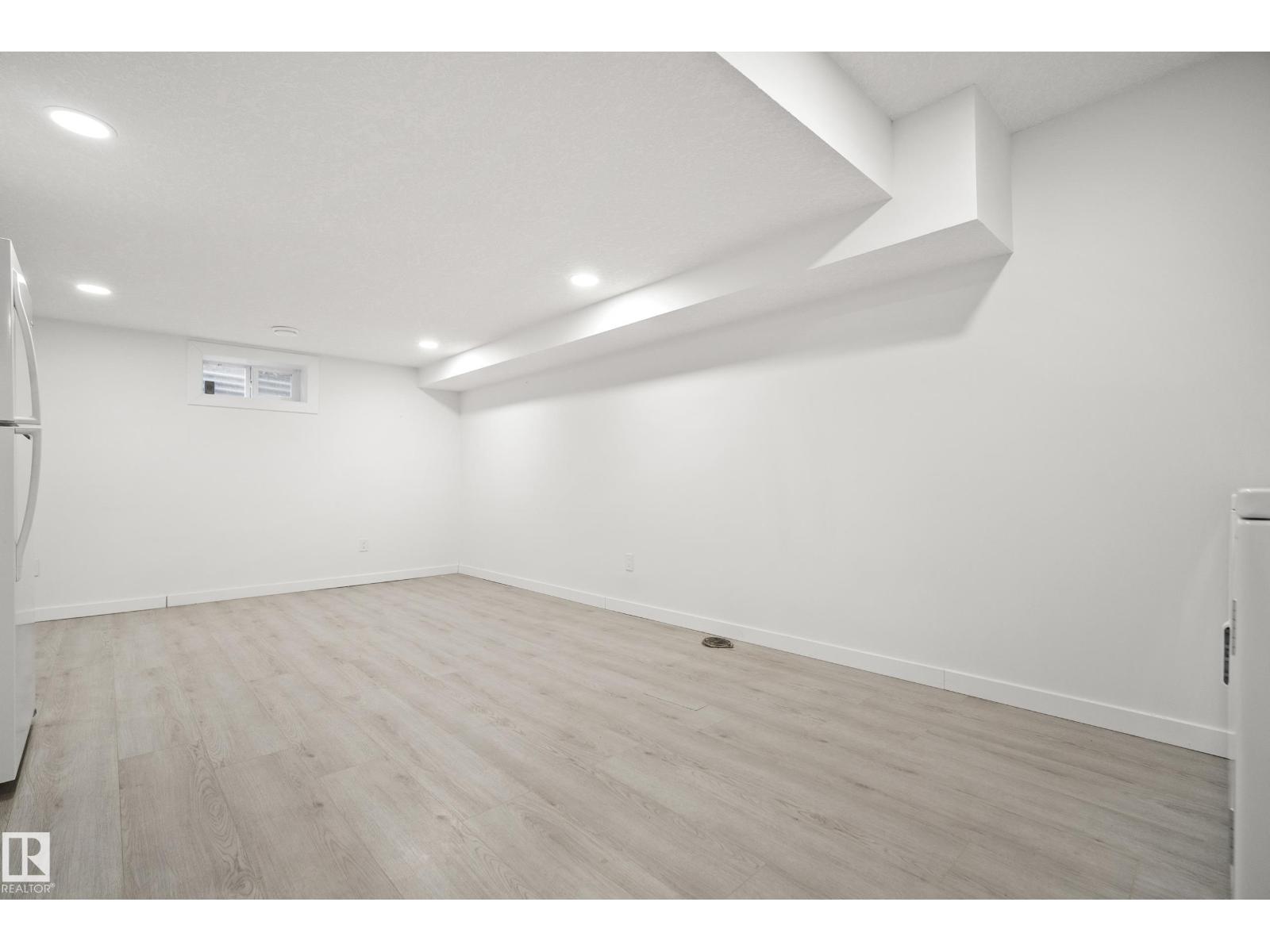 9043 52 ST NW, Edmonton