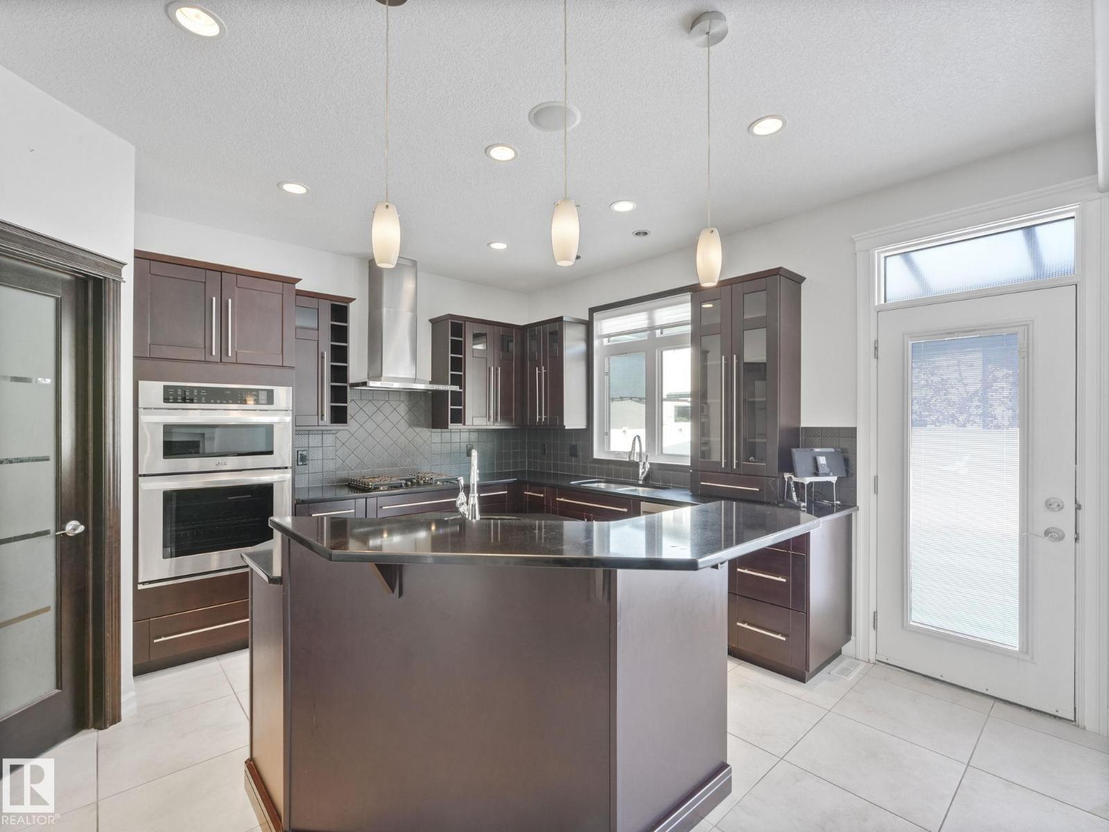 7128 169 AV NW, Edmonton