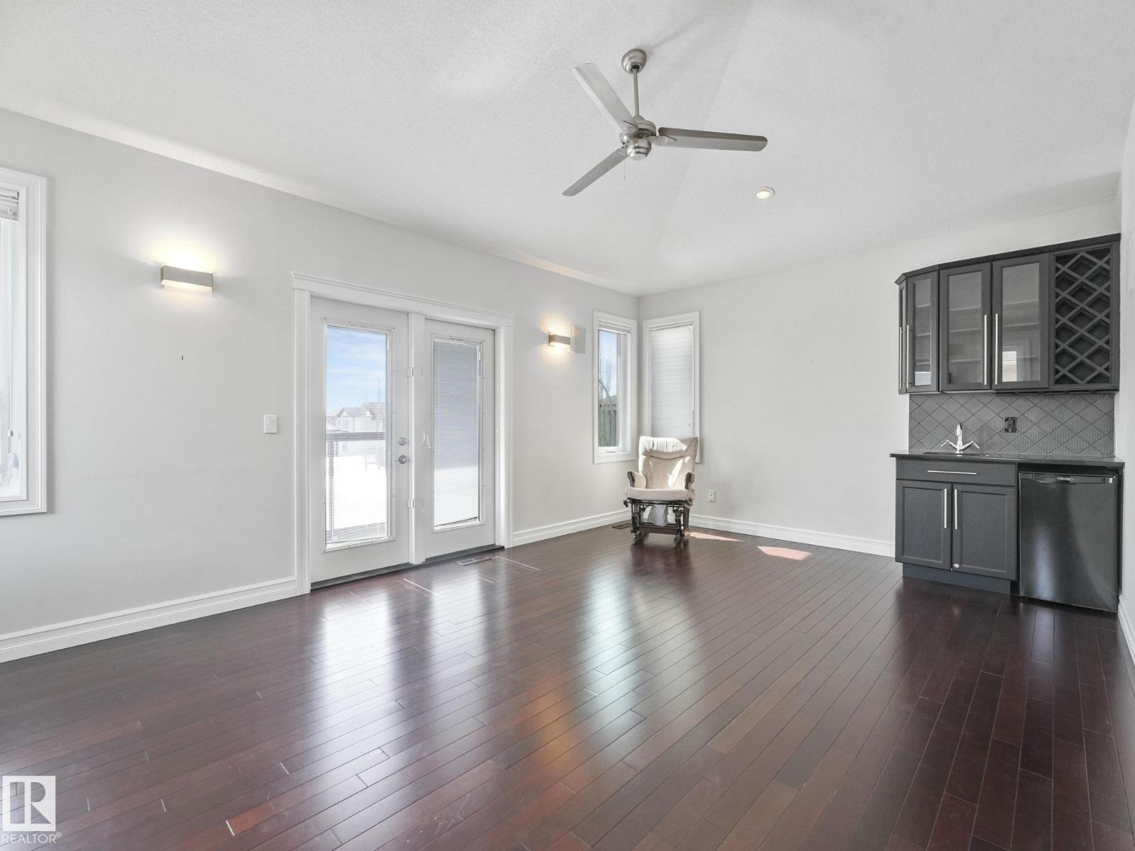 7128 169 AV NW, Edmonton