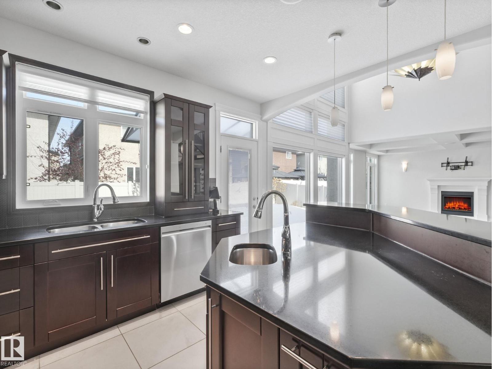 7128 169 AV NW, Edmonton