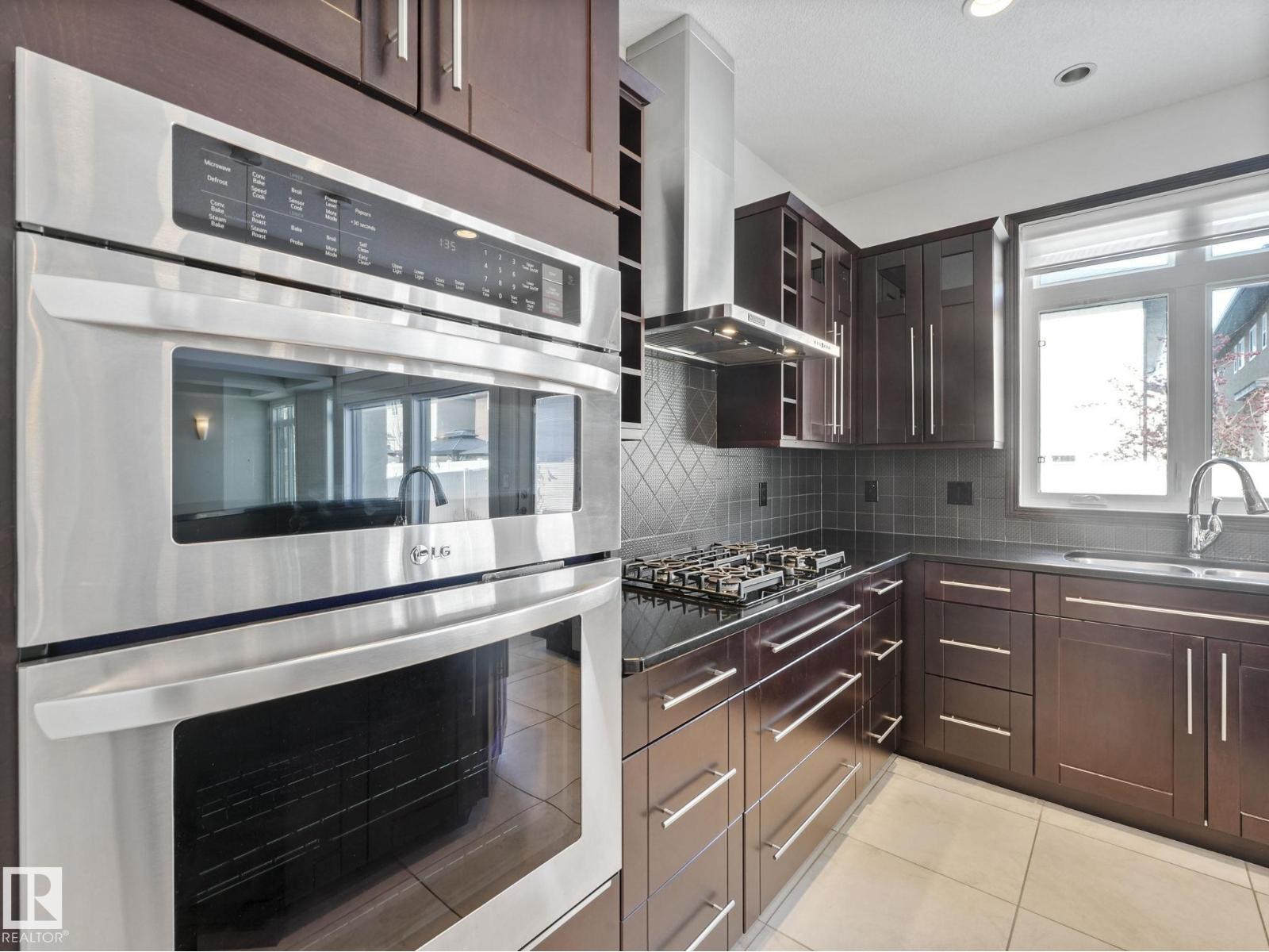 7128 169 AV NW, Edmonton