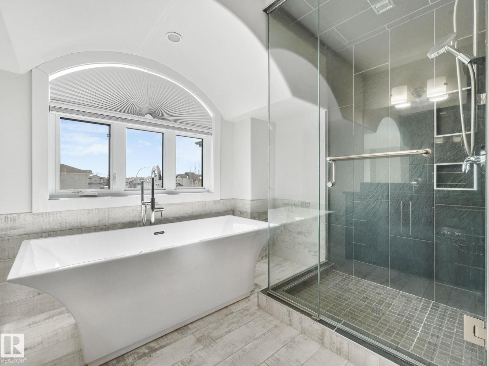 7128 169 AV NW, Edmonton