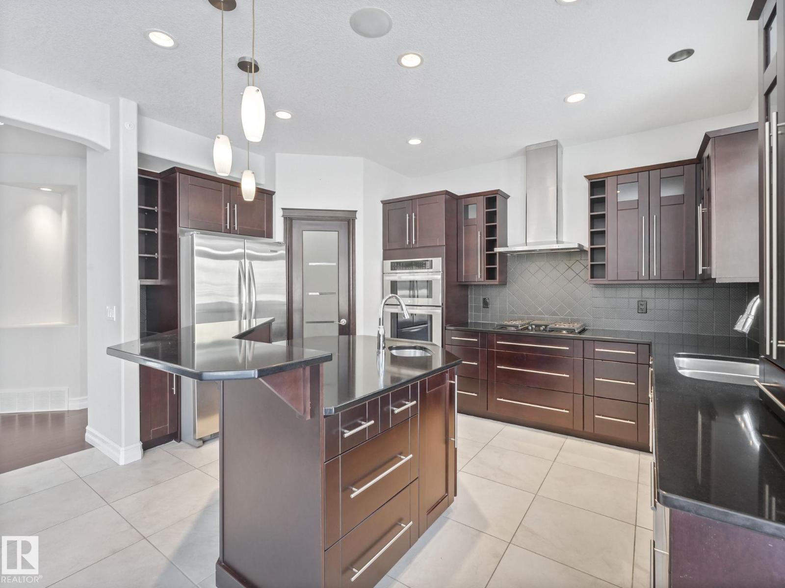 7128 169 AV NW, Edmonton