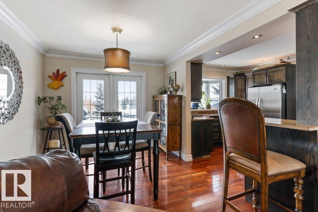 25 MOUNT ROYAL DR, St. Albert