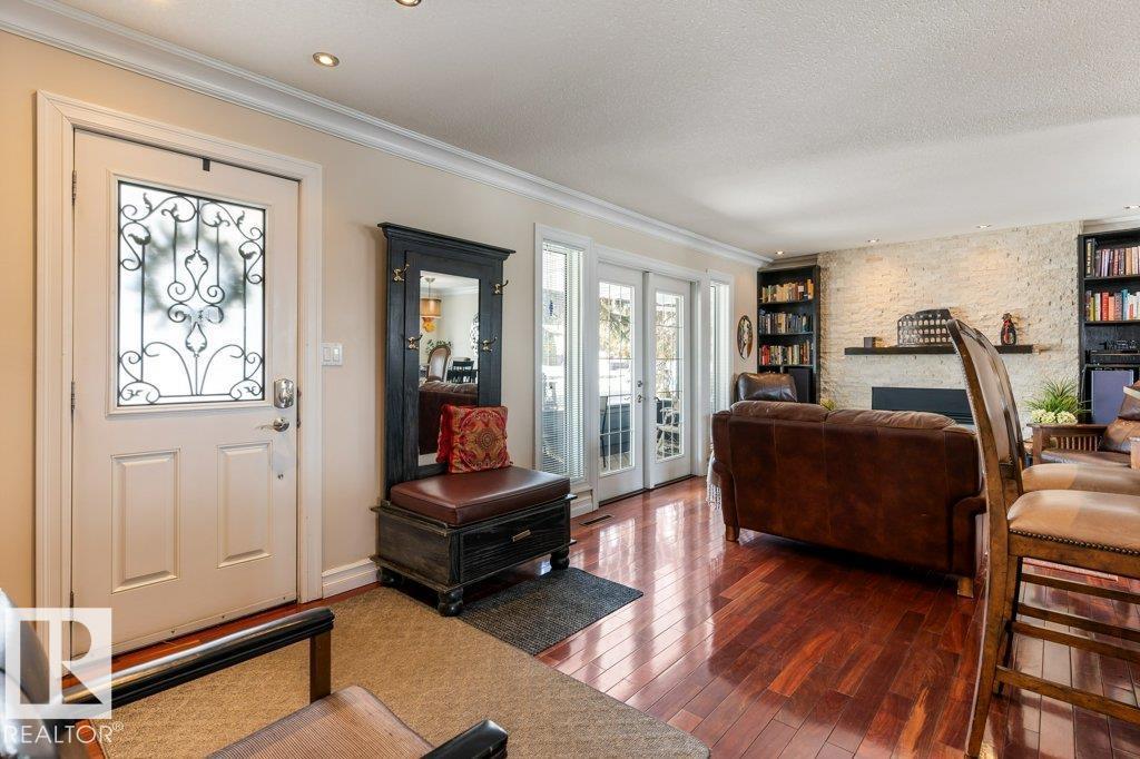 25 MOUNT ROYAL DR, St. Albert