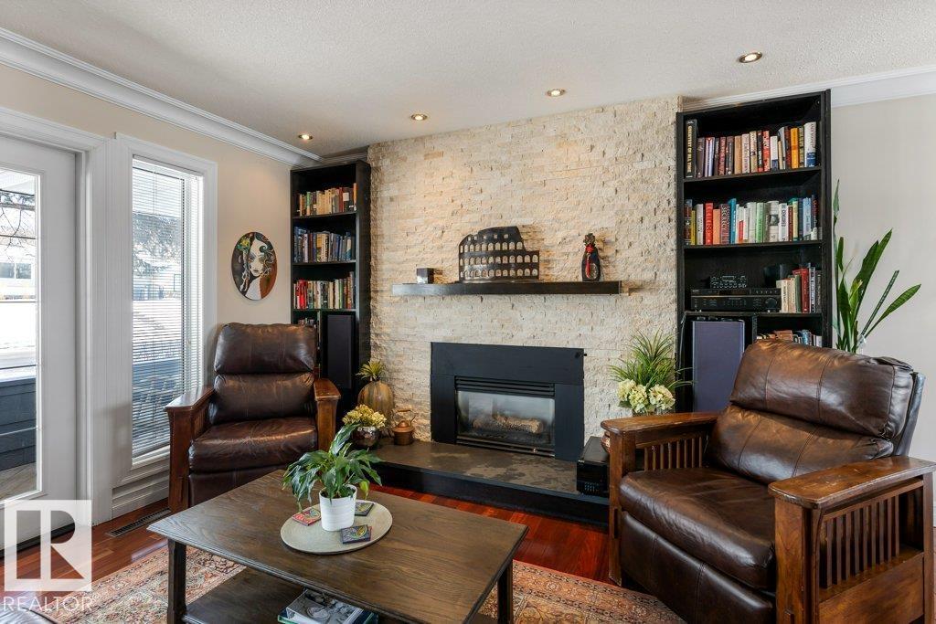 25 MOUNT ROYAL DR, St. Albert