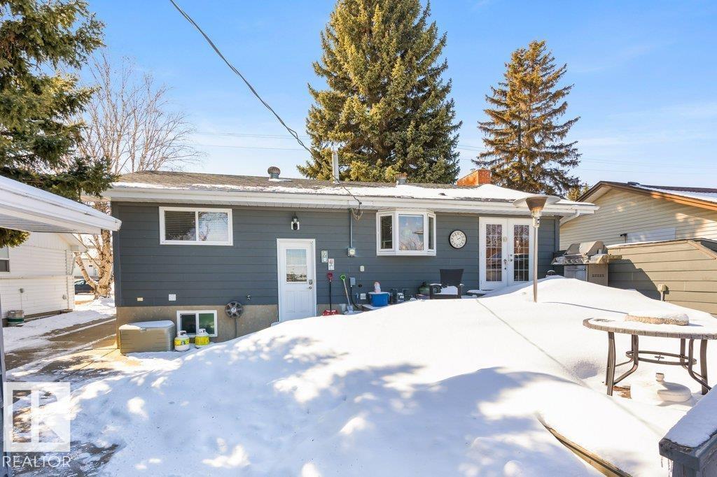 25 MOUNT ROYAL DR, St. Albert